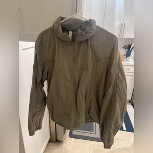 Lululemon wind breaker type jacket.